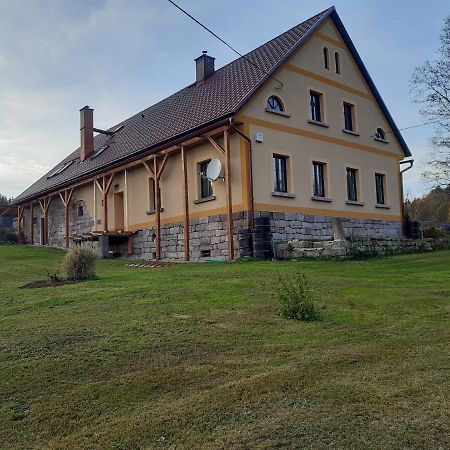 Ferienwohnung U Tatovy Lipy Jívka Exterior foto