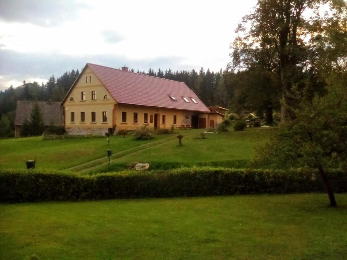 Ferienwohnung U Tatovy Lipy Jívka Exterior foto